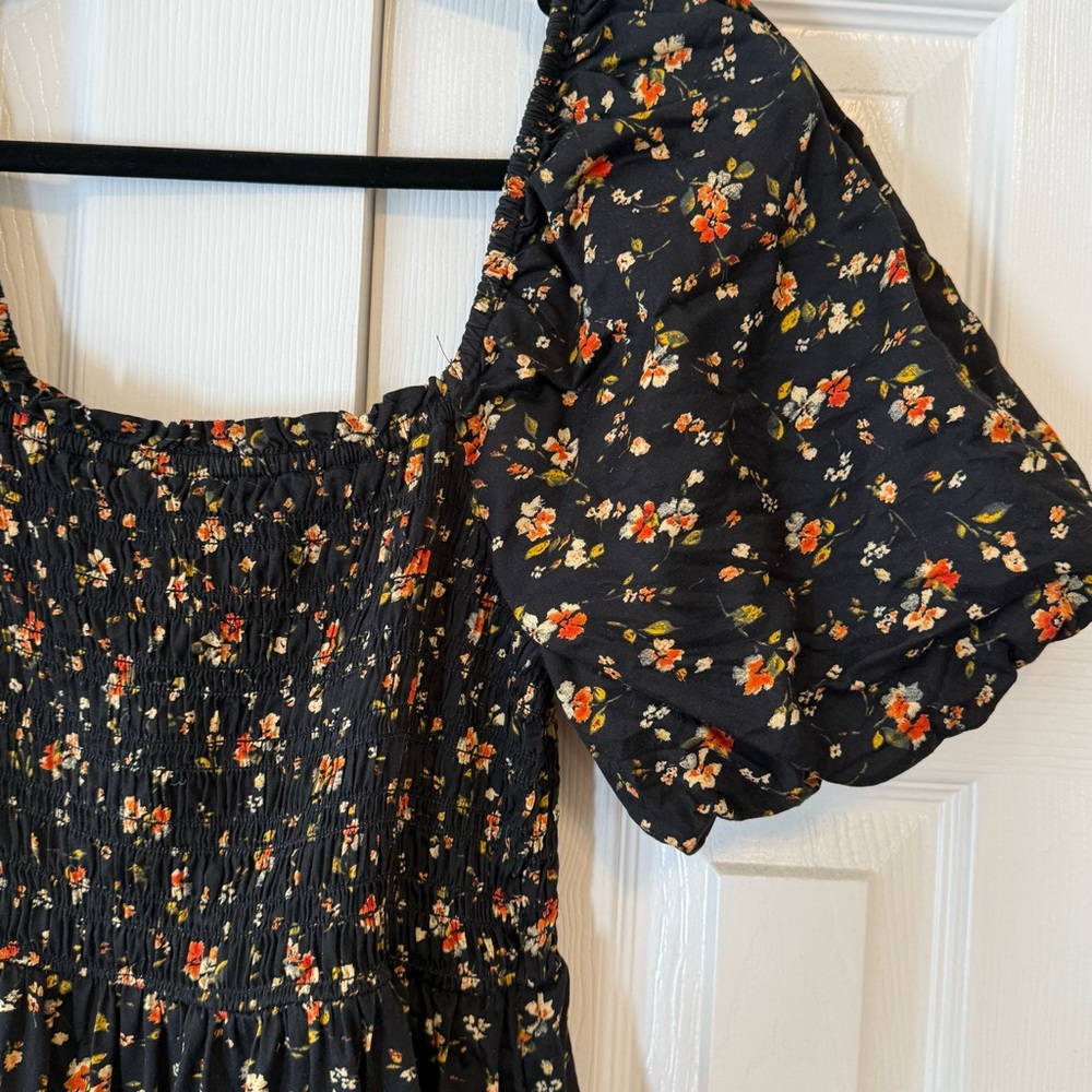GAP Floral Black Dress with smocked bodice and Puff Sleeves - Picture 2 of 6